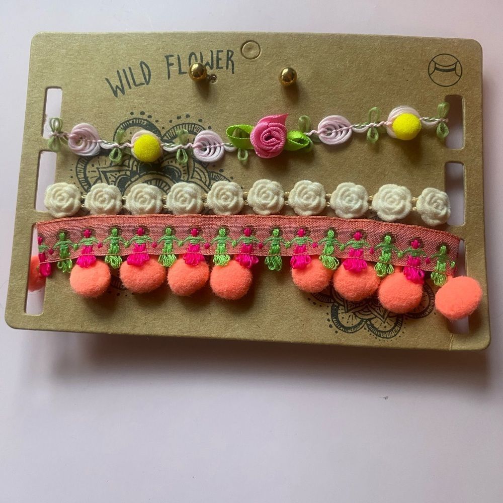 Floral and Pom Pom choker Set with earrings NWT